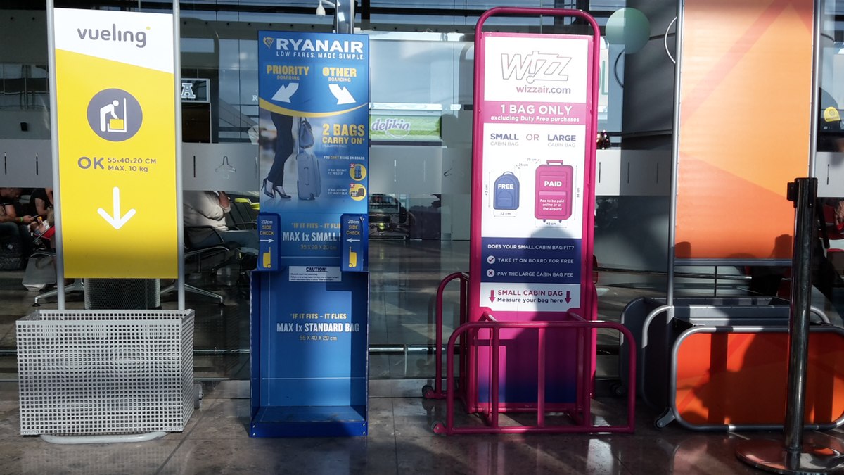 Baggage sizer at airport